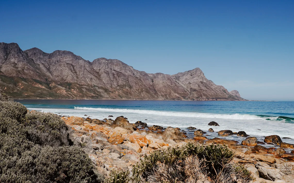 Suedafrika-Garden-Route-Panorama-Ocean-Mountains