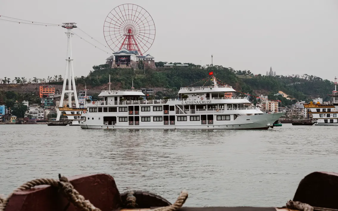 Halong-Bay-Athena-Cruise-Kreuzfahrt-Tour