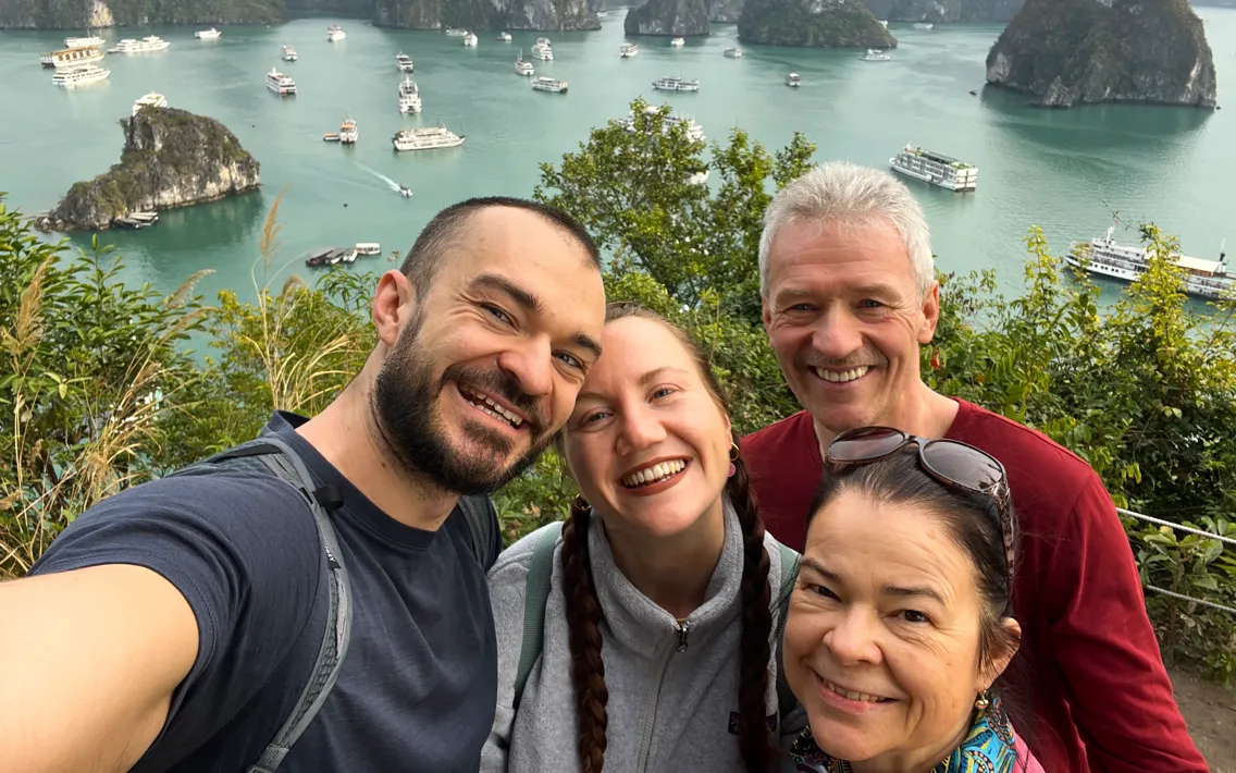 Halong-Bay-Vietnam-Tiptop-Island-05